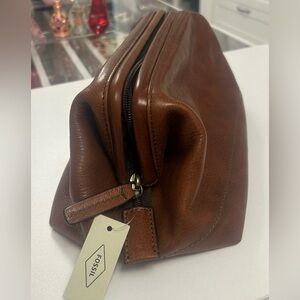 Fossil Brown Leather Toiletry Bag with Zippered Closure